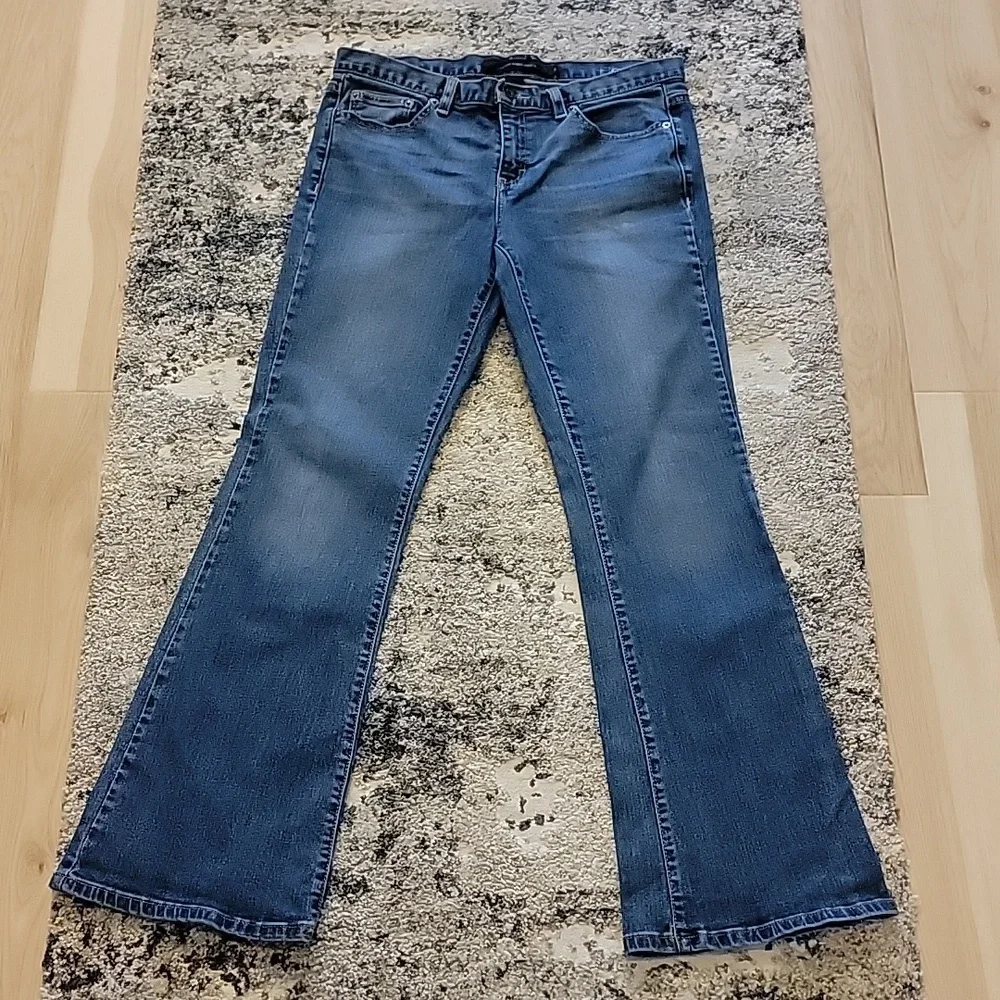 CALVIN KLINE FLARE MEDIUM WASH WOMENS JEANS SIZE 10X32 - Picture 1 of 9